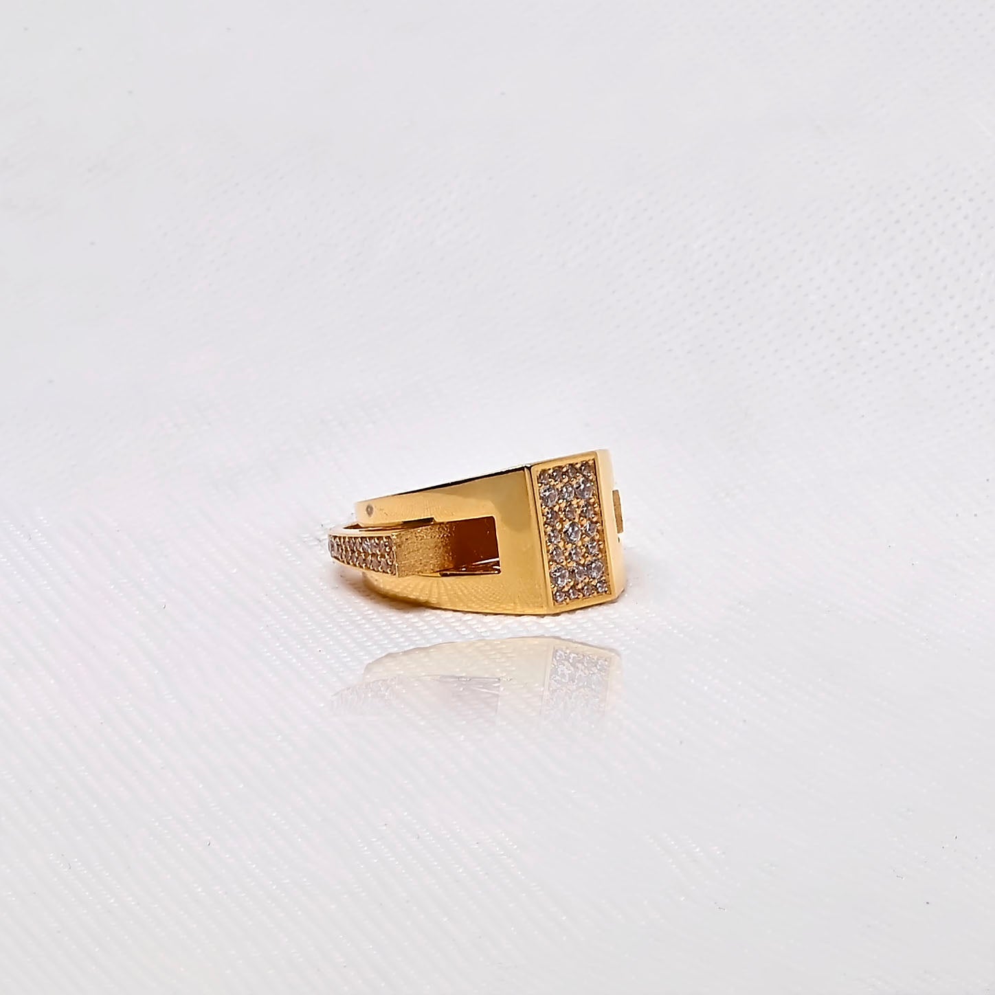 Gold Ring - CHTRE90