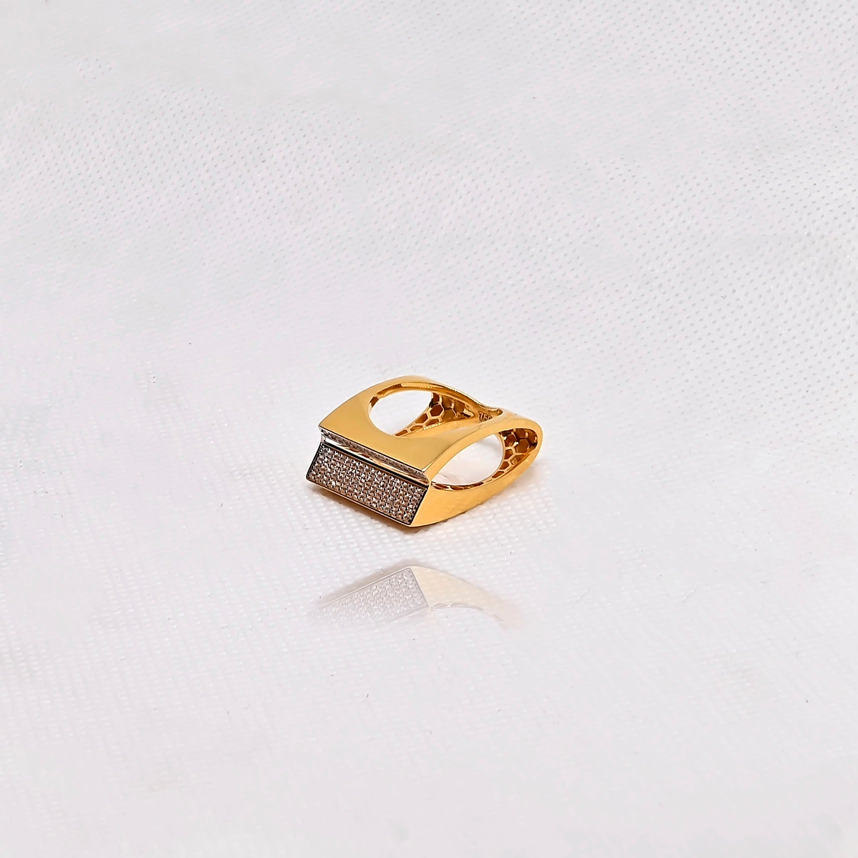 Gold Ring  -  CHHJ983