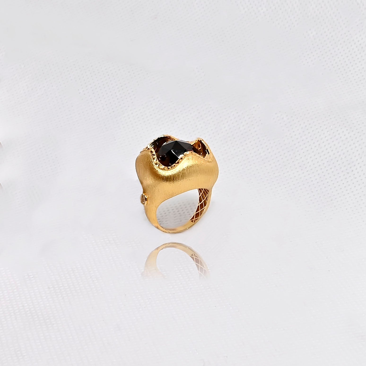 Gold Ring  -  LVYEJ89